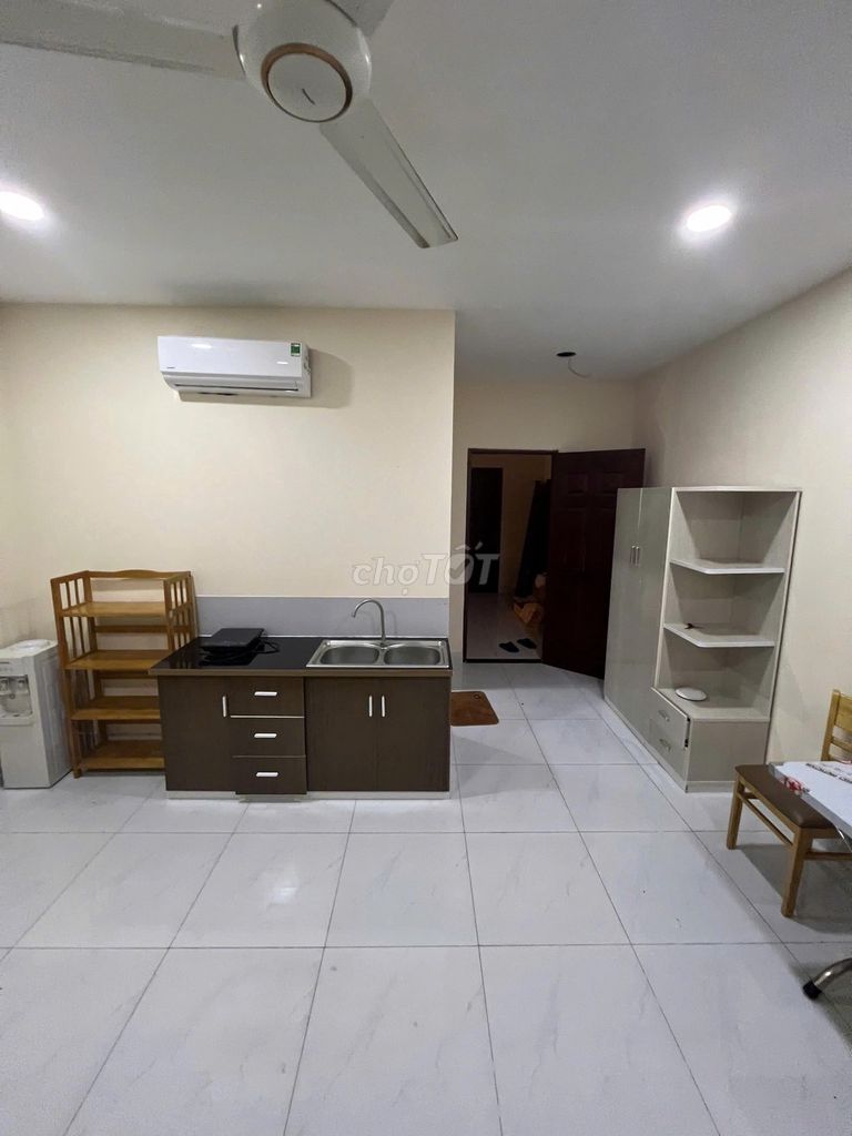 Rent Full's room to the Big Jasons: Five million a month, new room, 32 meters.
