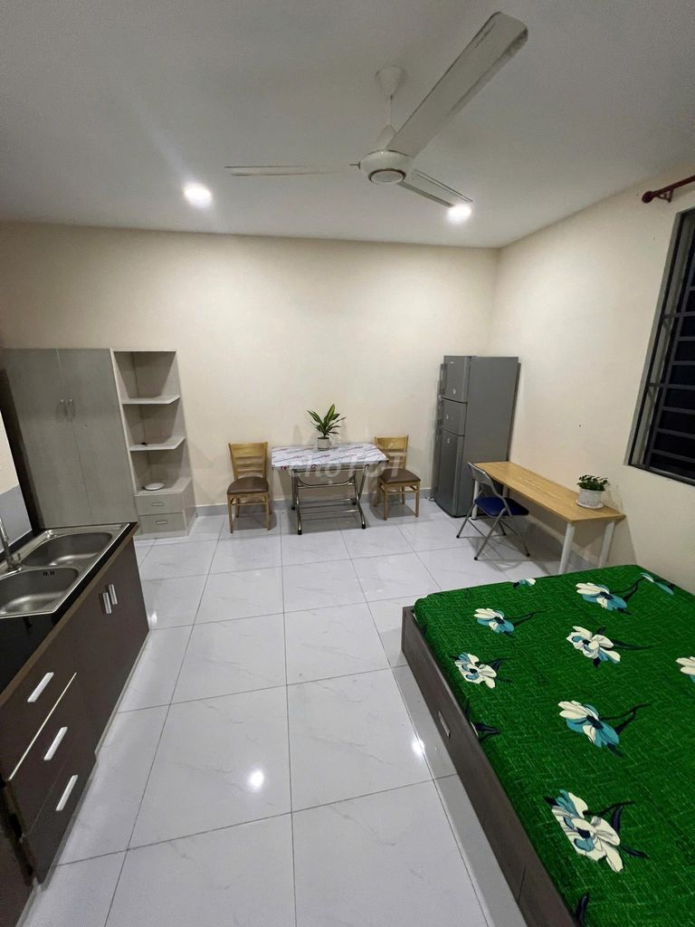 Rent Full's room to the Big Jasons: Five million a month, new room, 32 meters.