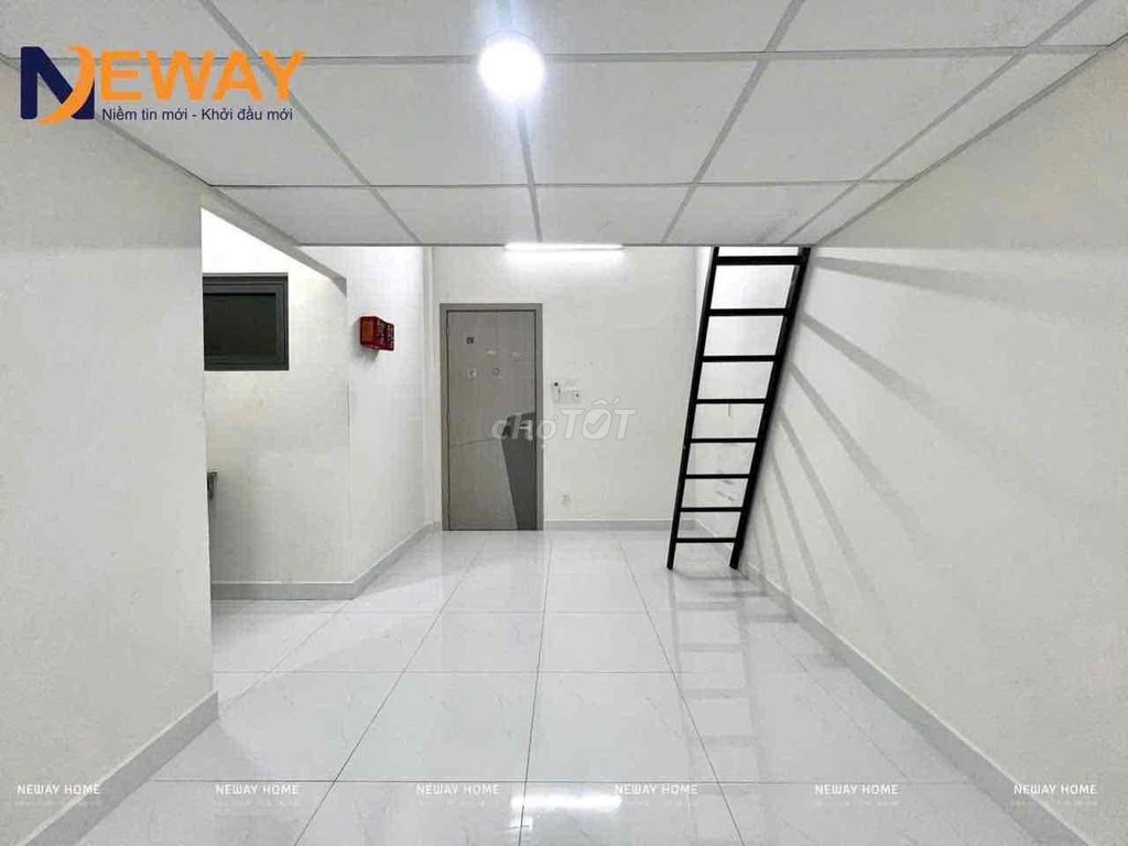 Renting a super-scalable, super-scalpable motel room right here in the morning of Tân Phú.