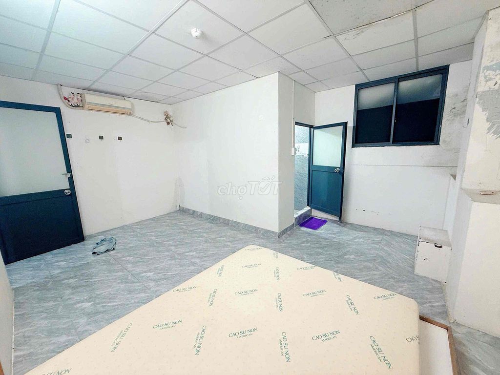 Near the county of 6-for rent room 3 million