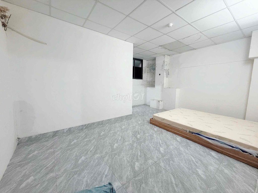 Near the county of 6-for rent room 3 million