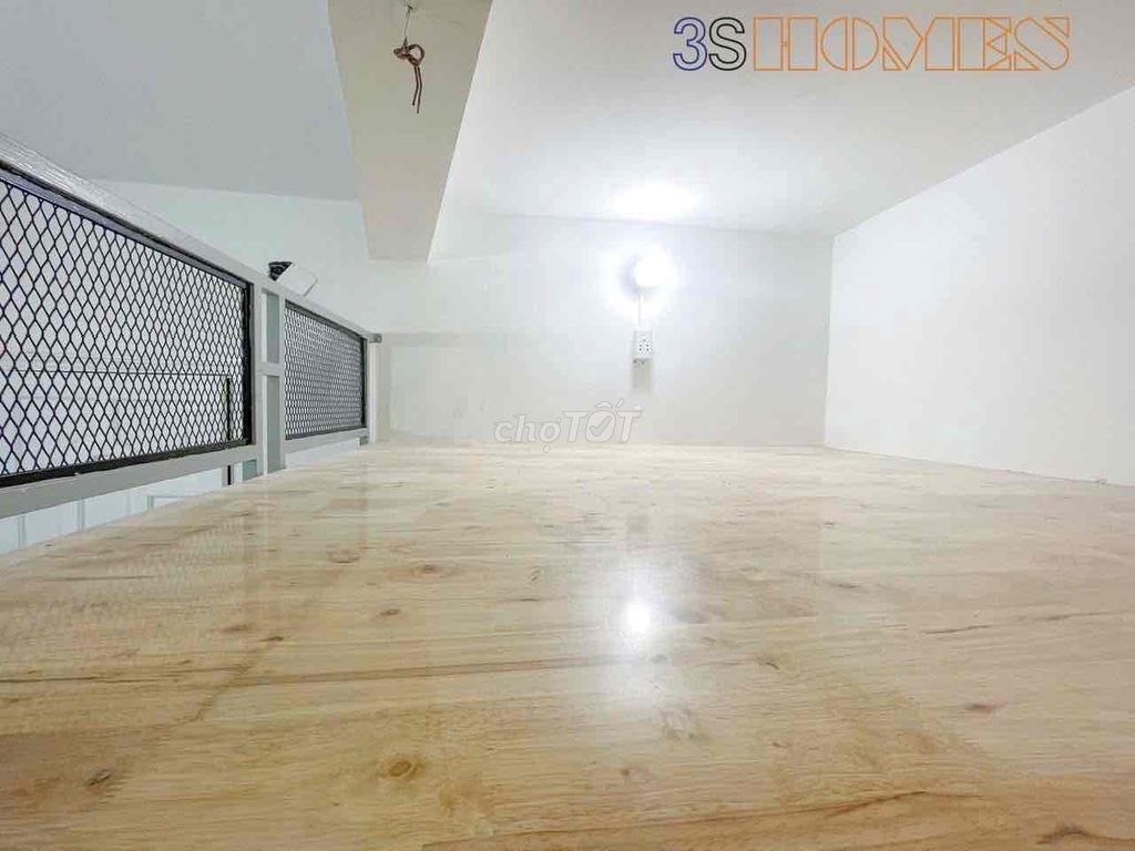The cheap room is near the University of Banking, the Linh Xuân overpass.