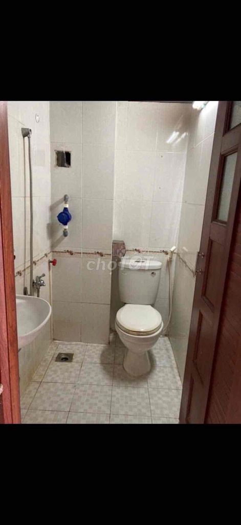 Room 12 meters down Nguyễn Kiệm.