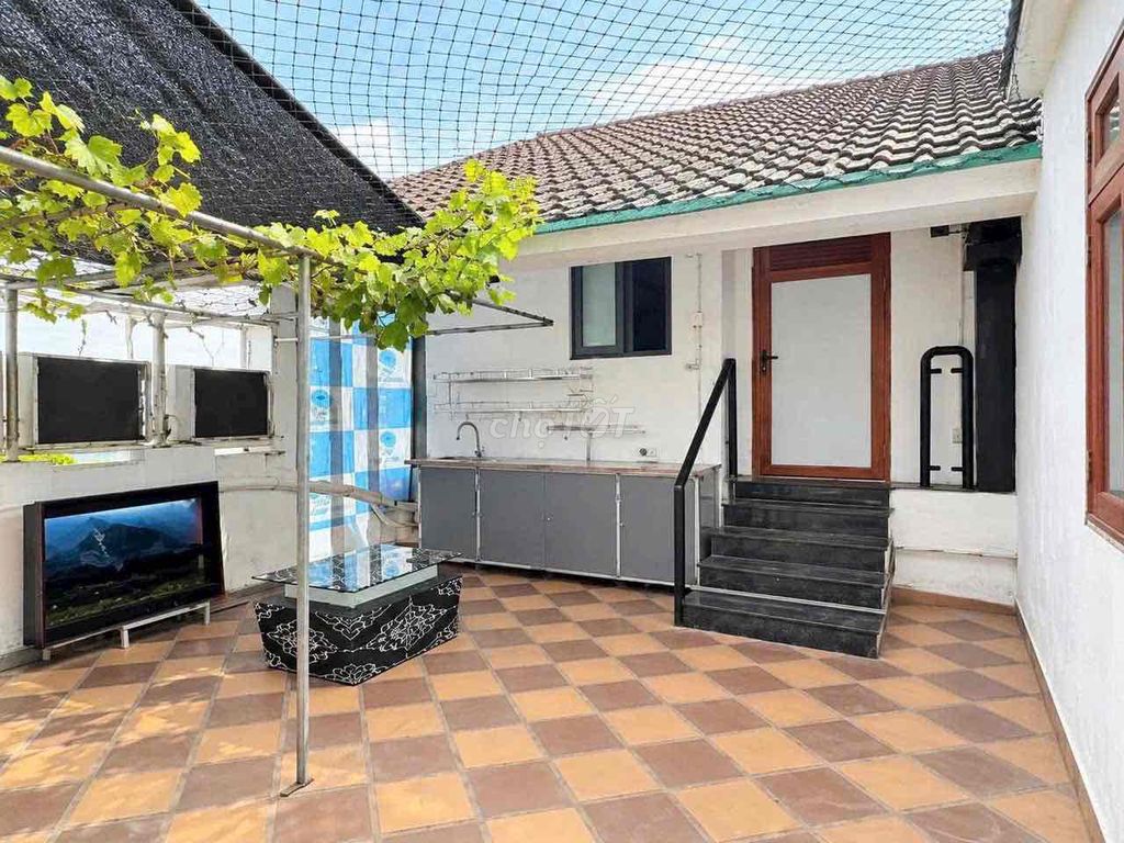 Rent the studio now with the air conditioner - full interior