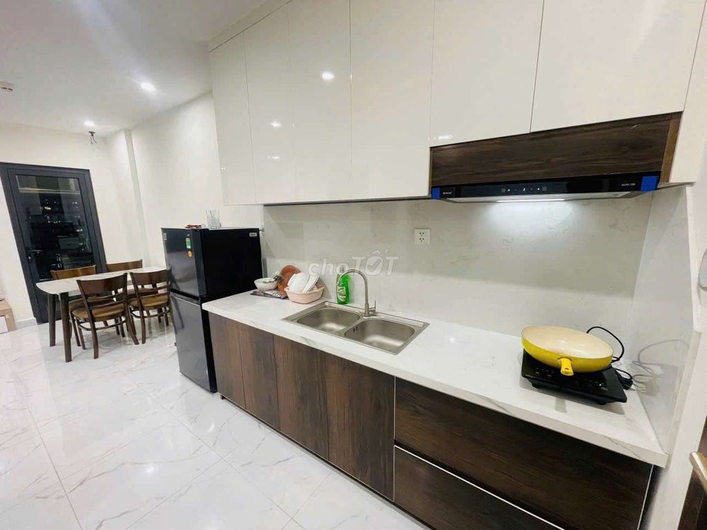 Nice room in a high-end apartment.