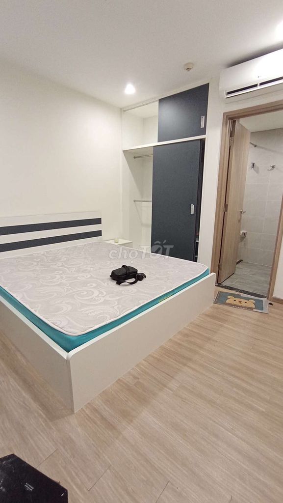 Nice room in a high-end apartment.