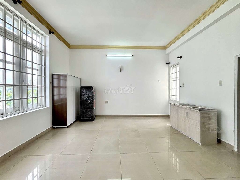 New room is 100% big window walk-in. Tân Mỹ District 1.