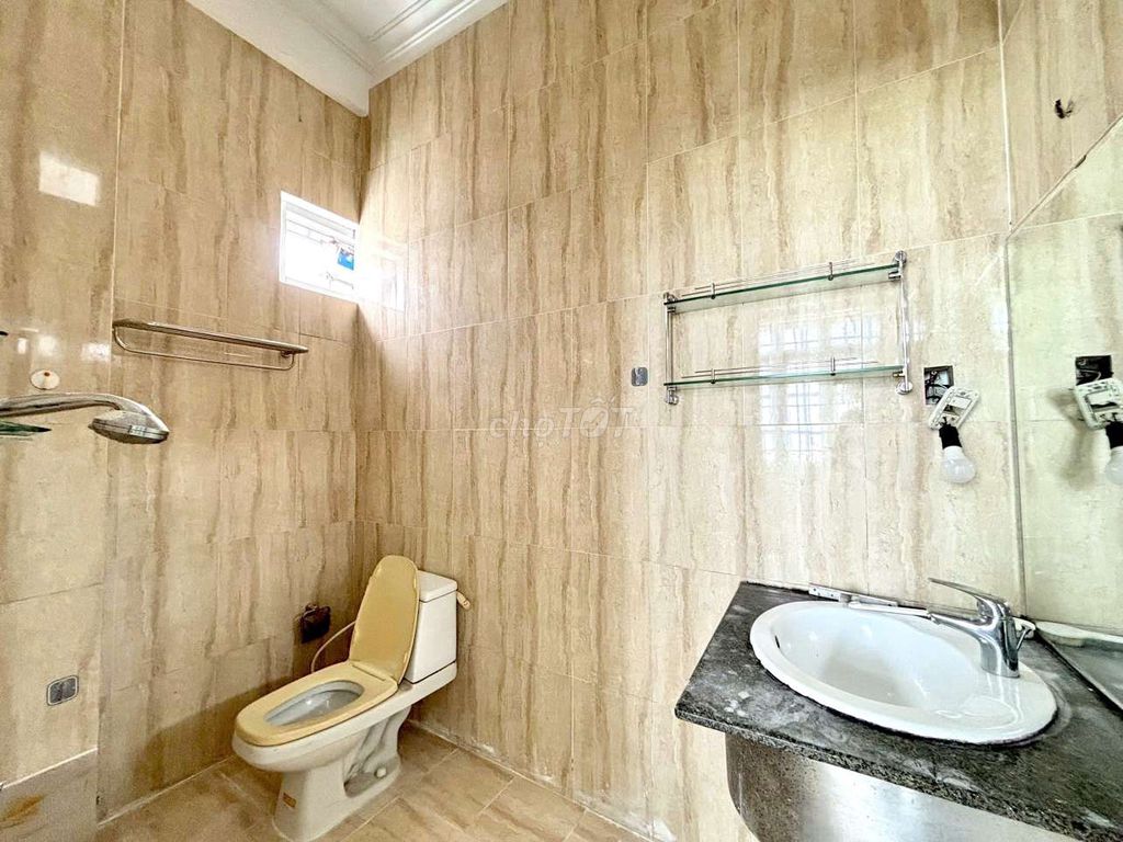 New room is 100% big window walk-in. Tân Mỹ District 1.