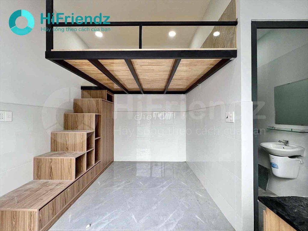 A nice clean balcony staying in the middle of a commercial literature university