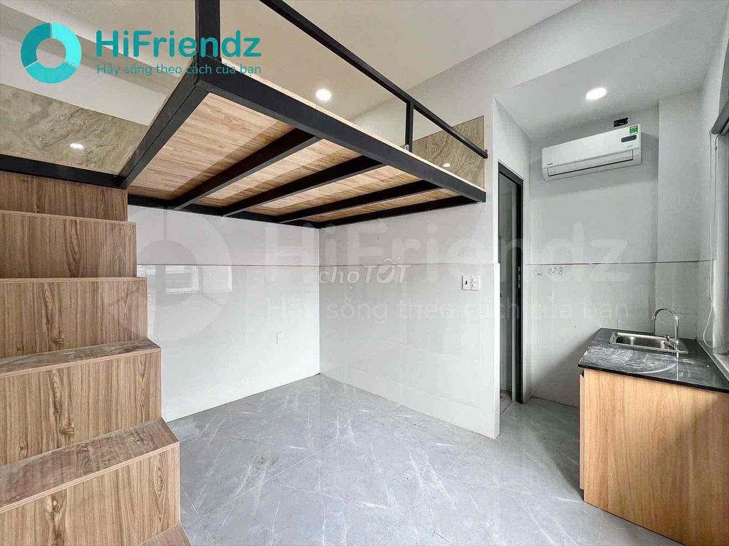 A nice clean balcony staying in the middle of a commercial literature university