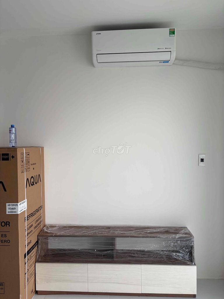 full interior service apartment, full utility