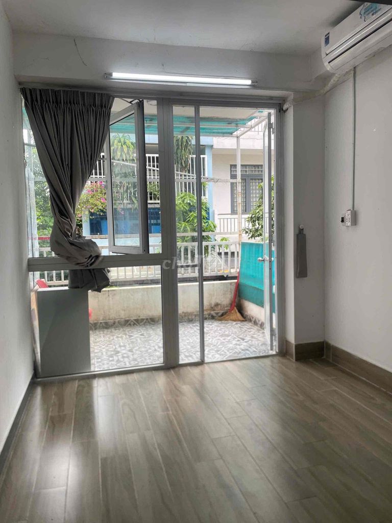 Nguyễn Thái Sơn room near University cn, University of Lang