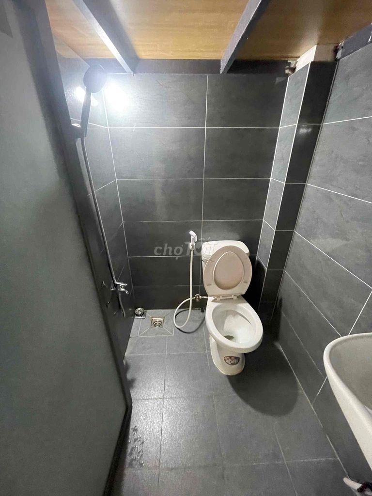 Nguyễn Thái Sơn room near University cn, University of Lang