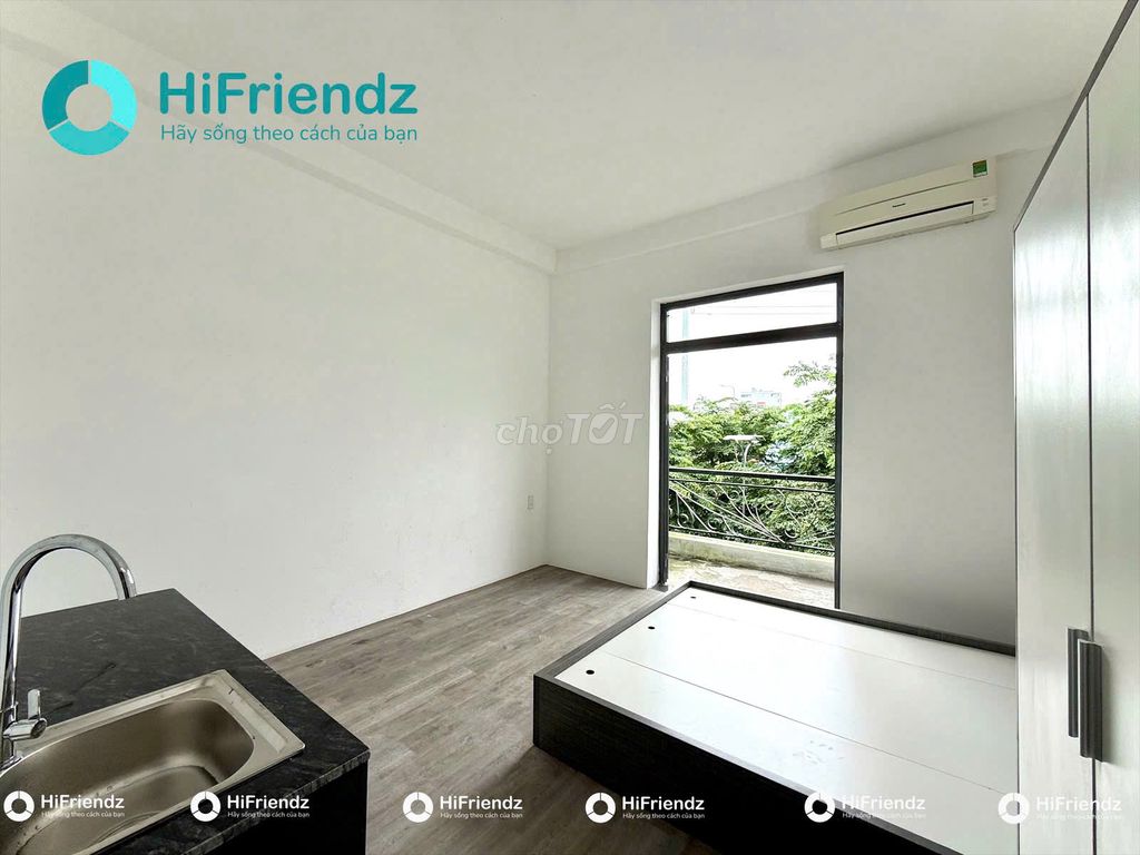 The Nguyễn Oanh new balcony suite near the university is now complete.