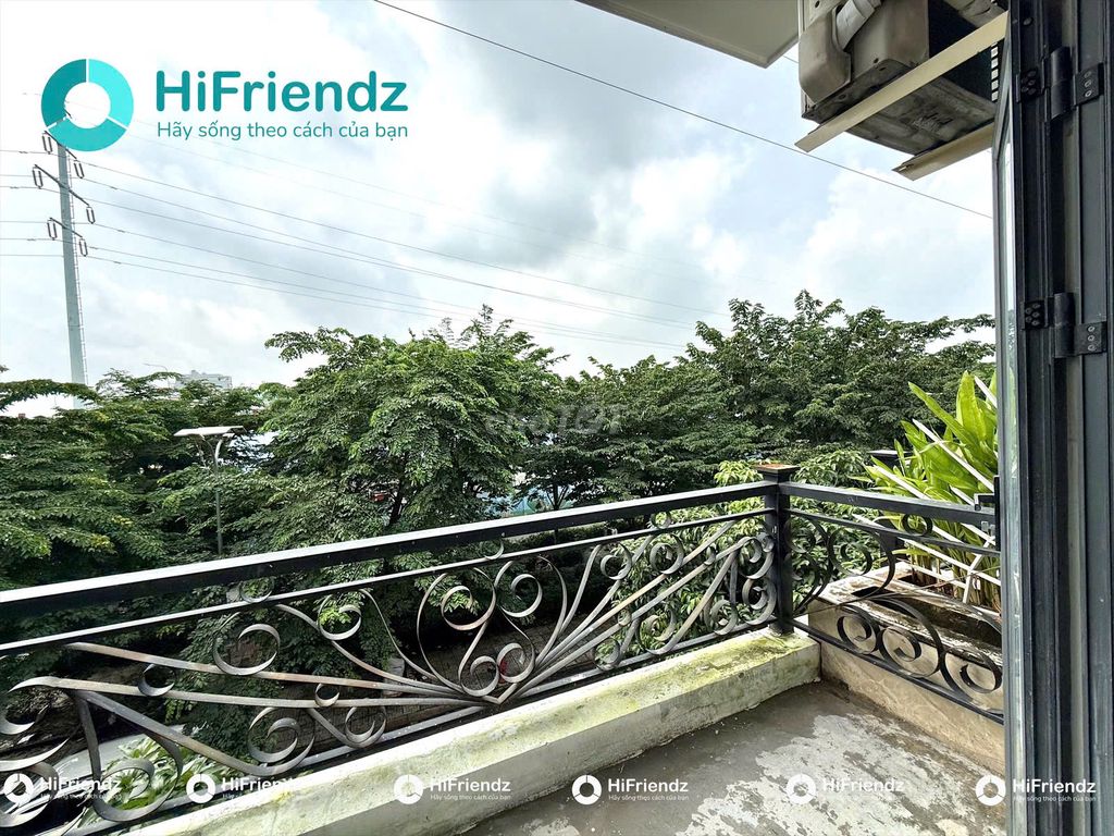 The Nguyễn Oanh new balcony suite near the university is now complete.