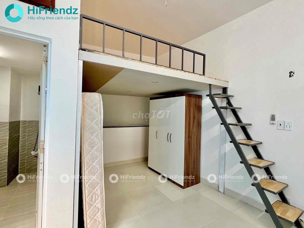 Rent the guards room. Seven good ones. Full furniture, free cars.