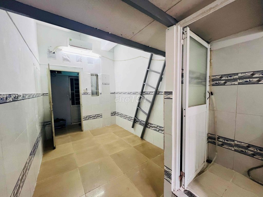Rent the 7th desk, Trường Chinh, District 10, District 1