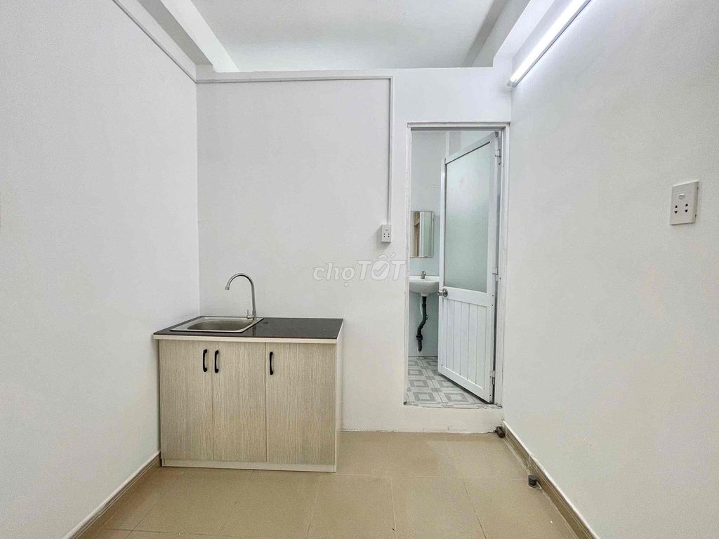 A 1 - 6-month kitchen room in private, limited
