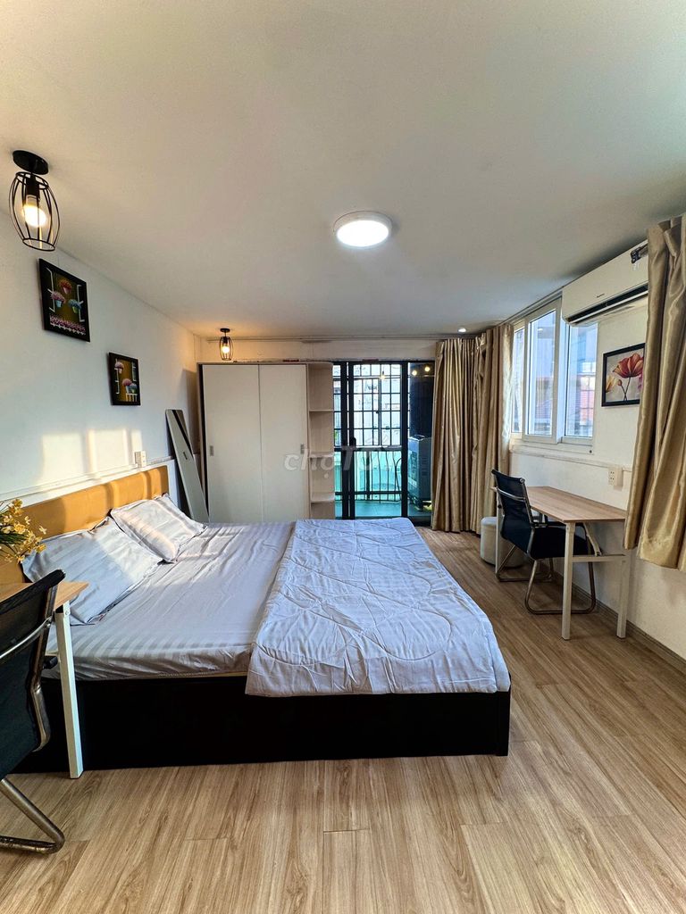 Rent the 1st county apartment near the Tân Định church, town bridge, full interior.