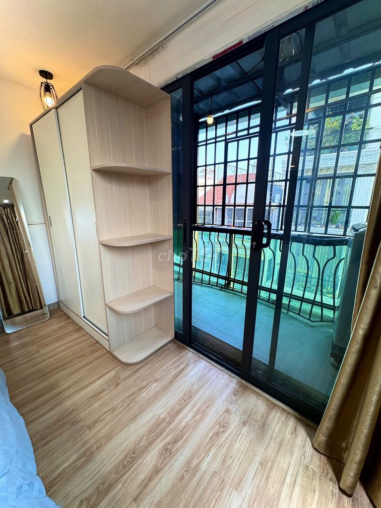 Rent the 1st county apartment near the Tân Định church, town bridge, full interior.