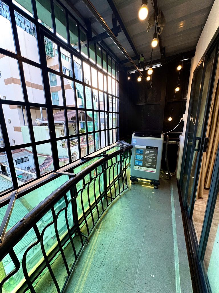 Rent the 1st county apartment near the Tân Định church, town bridge, full interior.