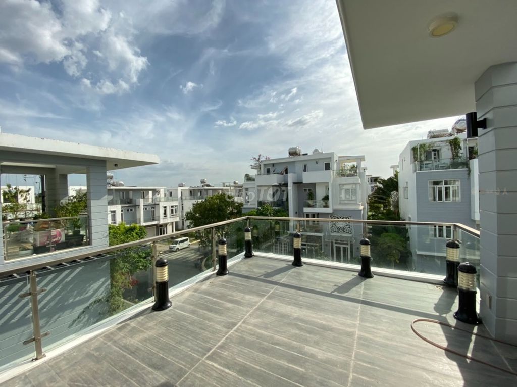 Rent villa Villa Stinger near the Interstate, Bưng Ông Thoàn from 22-28 million.