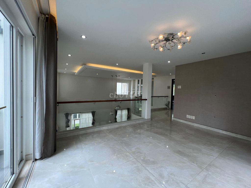 Rent a 3 L4 bedroom near Đỗ Xuân Hợp, Globality, Five Reason Bridge.