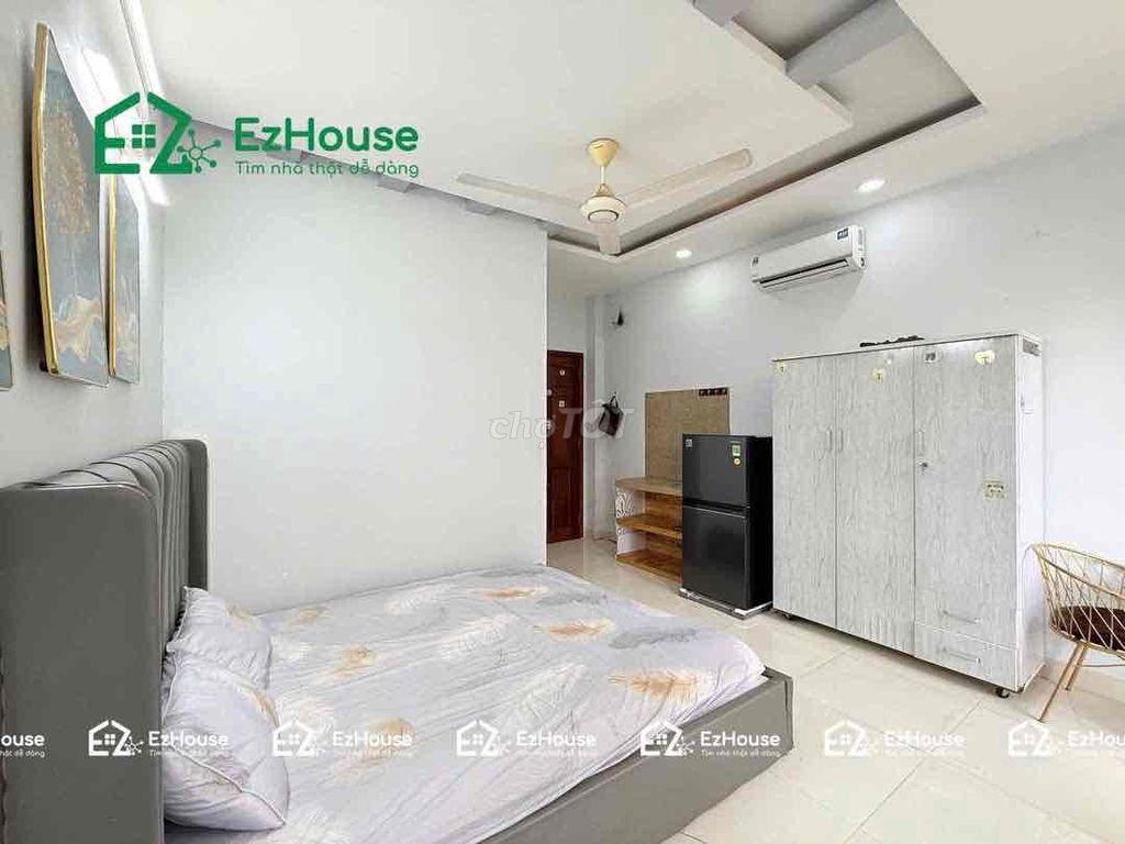 Rent the high-end service apartment - with the sun-scol lying next to the shower