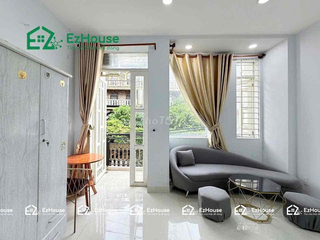 Rent the high-end service apartment - with the sun-scol lying next to the shower
