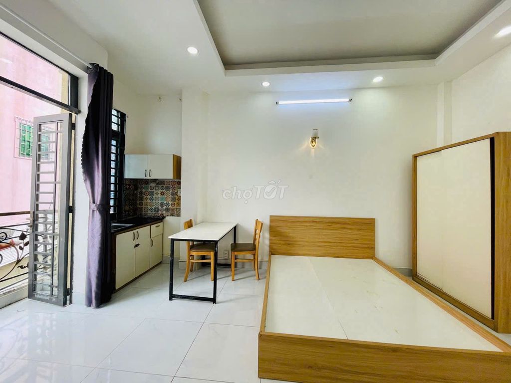 Rent the balcony studio full interior - 3