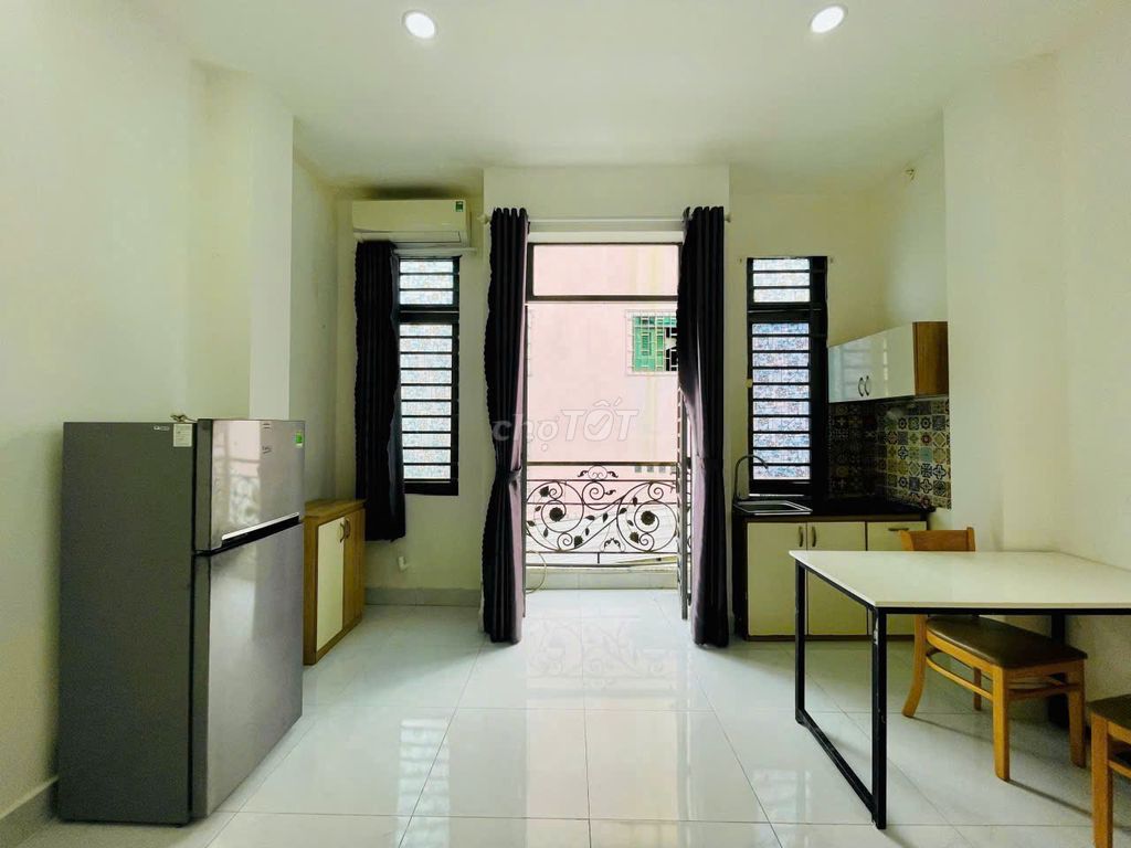 Rent the balcony studio full interior - 3