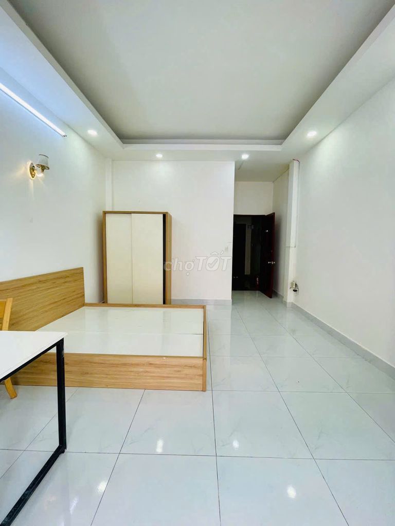 Rent the balcony studio full interior - 3