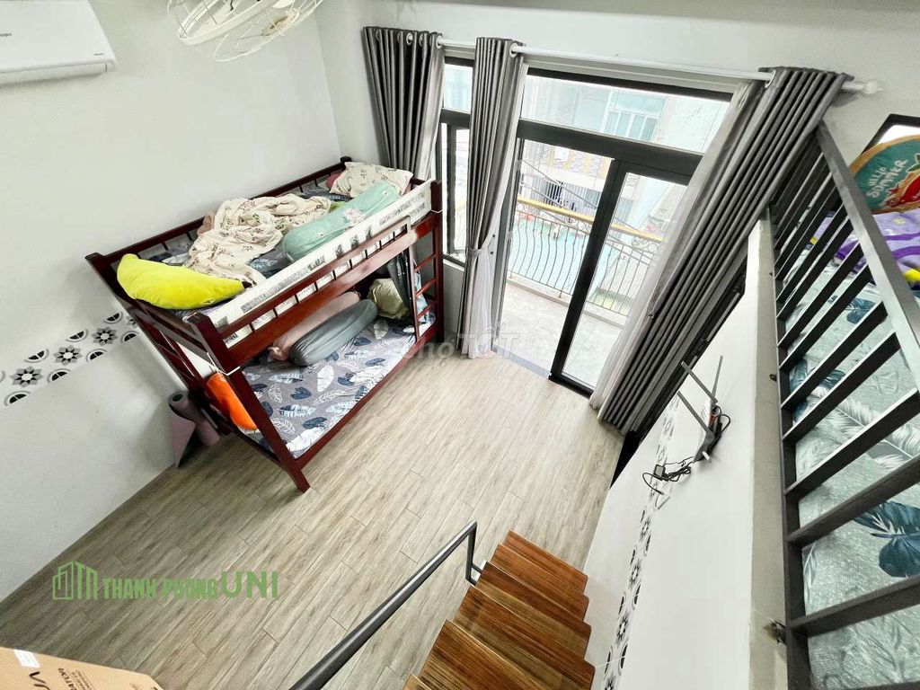 Duprix balcony 30 m2 full comfortable furniture near Lang cs3 School