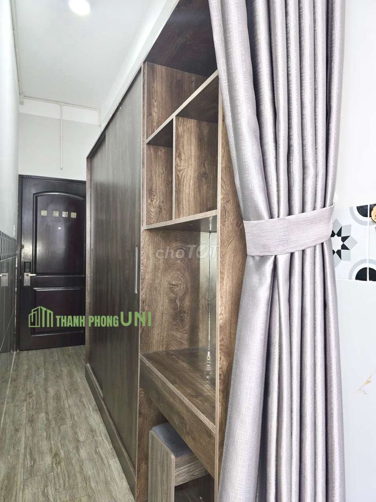 Duprix balcony 30 m2 full comfortable furniture near Lang cs3 School