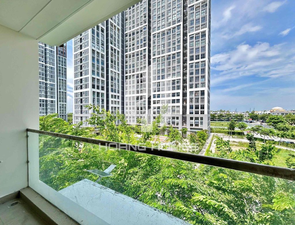 Rent a balcony room in Cát Lái district 2.