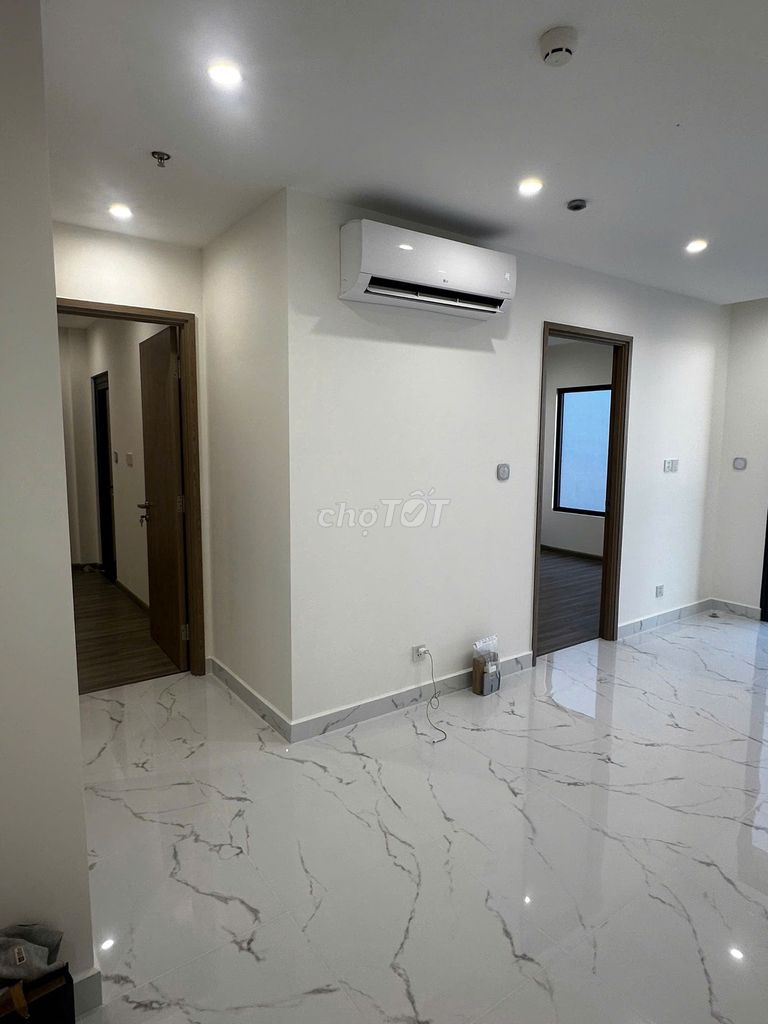 Rent two bedrooms. Two Bs9 toilets on the 33rd floor.