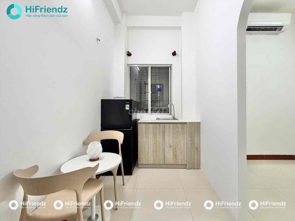 The apartment is five million in the middle of the Republic.
