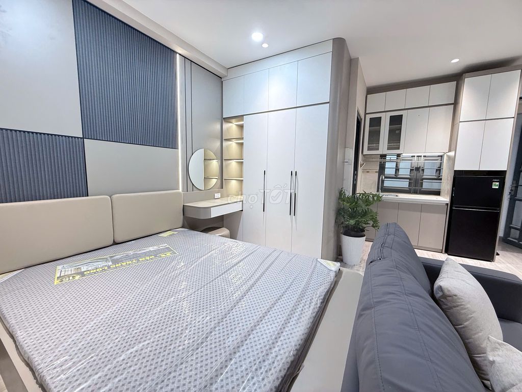 Open the studio full interior right now. Huỳnh Thị Hai. District 12 hospital.