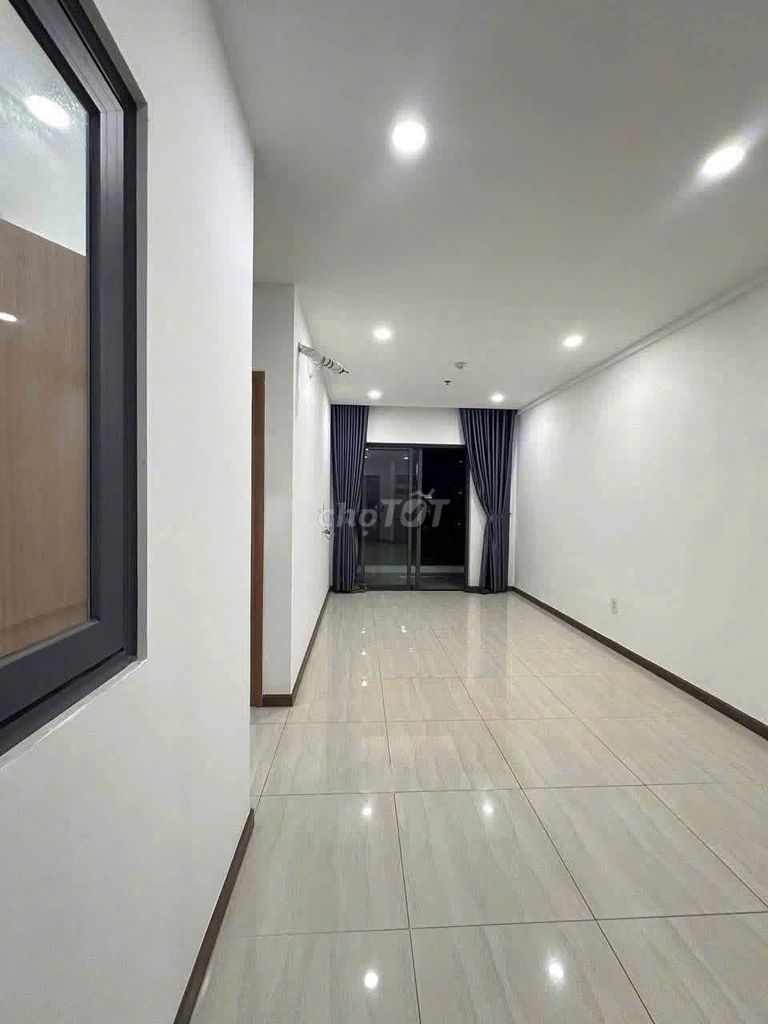 The ParkLand apartment, Nguyễn Thị Búp, District 12: Two bedrooms, ntcb, 6.5 million, one month deposit.