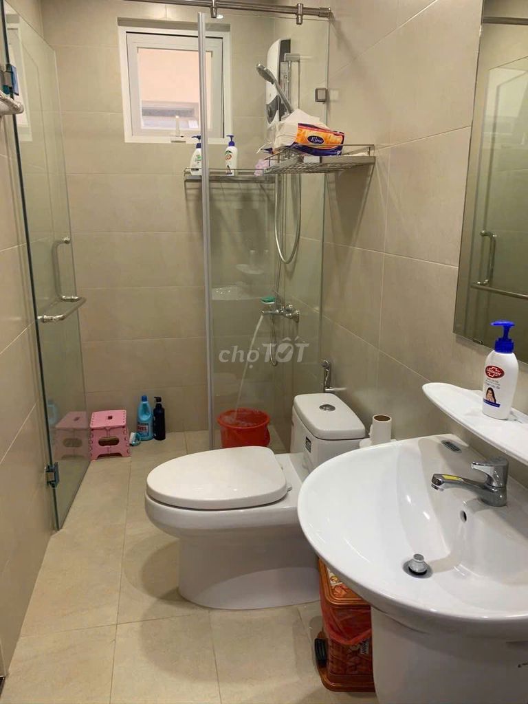 The ParkLand apartment, Nguyễn Thị Búp, District 12: Two bedrooms, ntcb, 6.5 million, one month deposit.