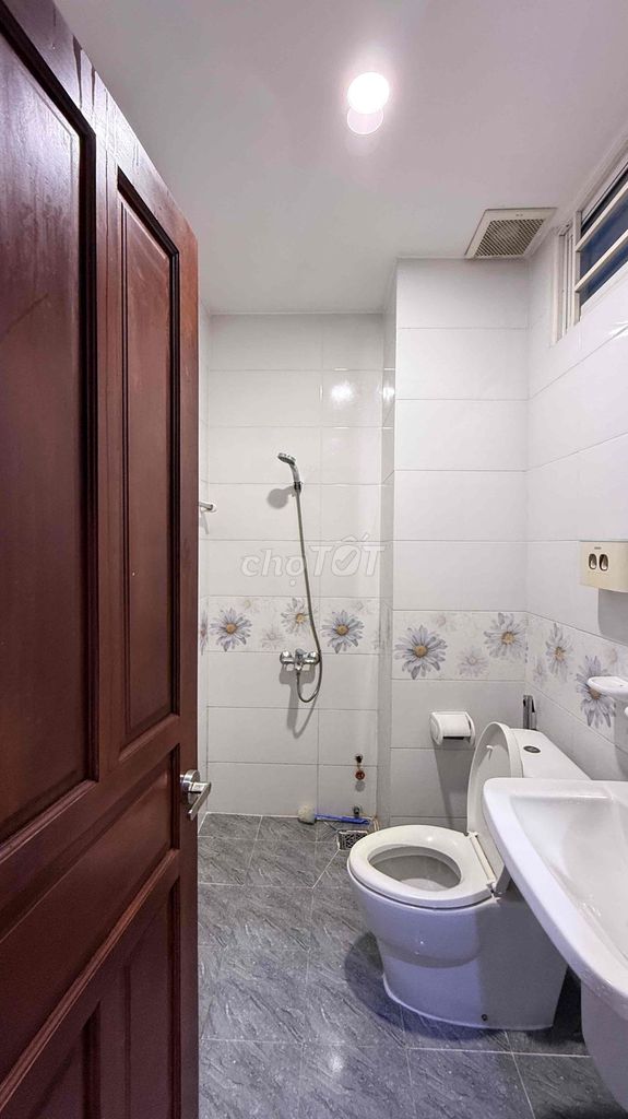 Source P. Linh Đông 4th floor bedroom 5 cold machines 6 toilets