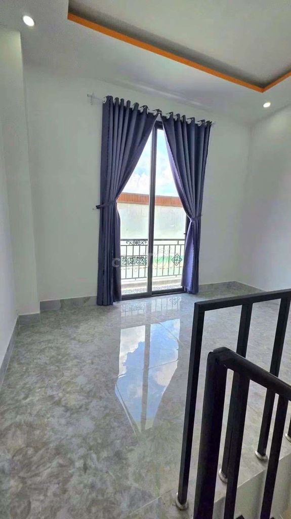 Put Quy Đức alleys near the bridge, Mr. Tan.