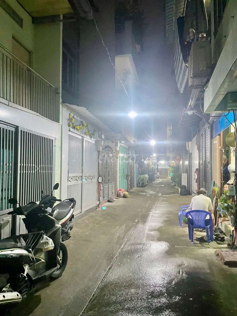 Rent a house one way from hxt, Cao Thắng District 3.