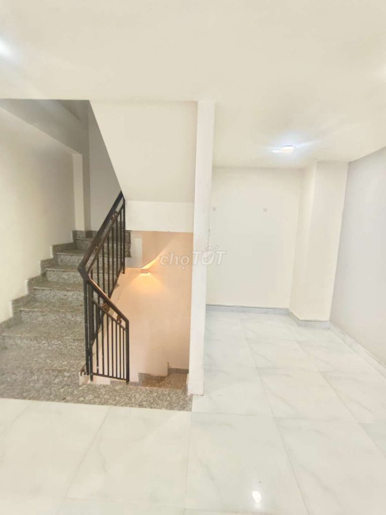 14 million -- two bedrooms -- three floors -- at the Queen of Bình Thạnh.