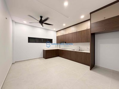 Super! The base is right in the field of the An Phú, 4th floor 5 bedroom 6 toilets only 35 ts.