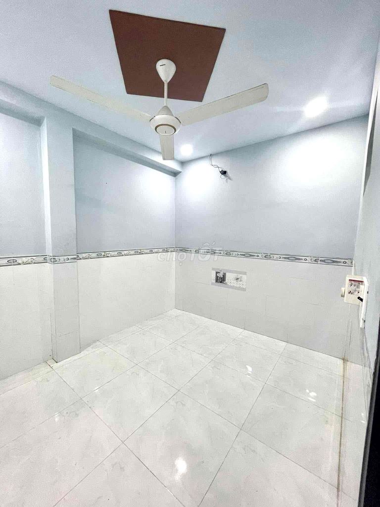 Renting the original house near the Grand park District 9