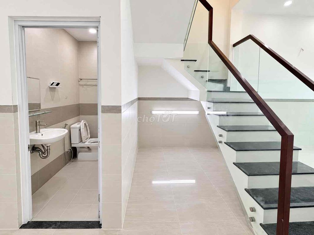 The Original House is 100 percent new 13th Street. Two bedrooms. Two toilets.