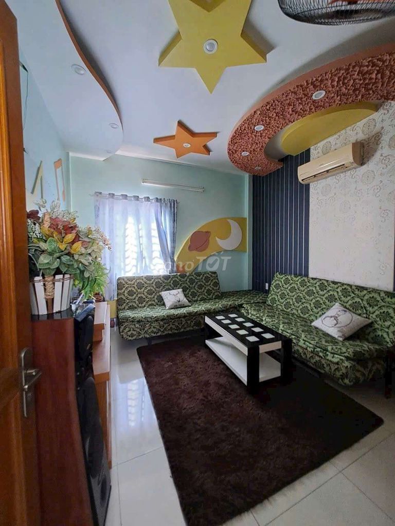 Rent a house with a garage. Hep Nhà Bè car.