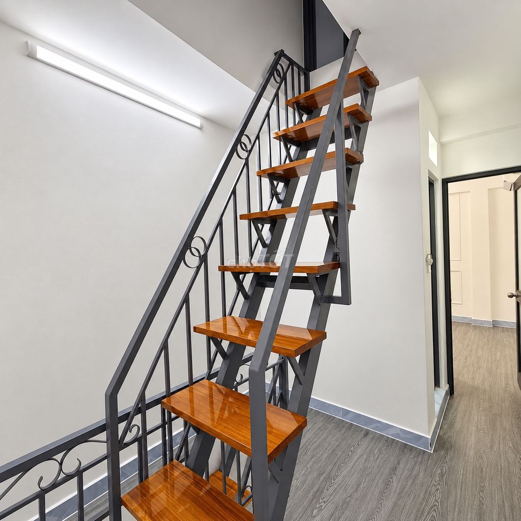 10 million new 7th County Railroad Street: 3rd floor bedroom.