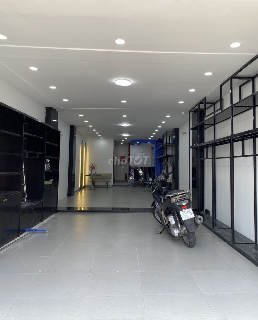Rent 1 Âu Cơ, 1801 14 Tân Bình, 4.3 x 20 M, 5 floors, 8 bedrooms